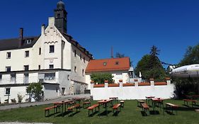 Schloss Weichs zu Regensburg mit 2Schlafzimmer Parkplatz Internet 75qm Zentrum
